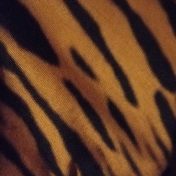 3 Lovely Dresses - Picture 6 of 8